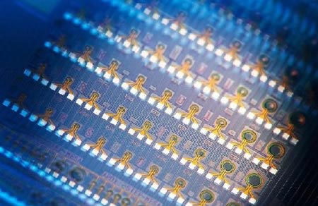 两年内半导体收入首次下降