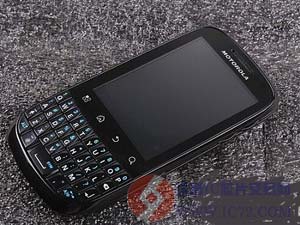 摩托罗拉发布XT316 Android智能手机www.ic72.com