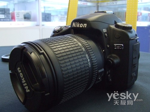 尼康D80